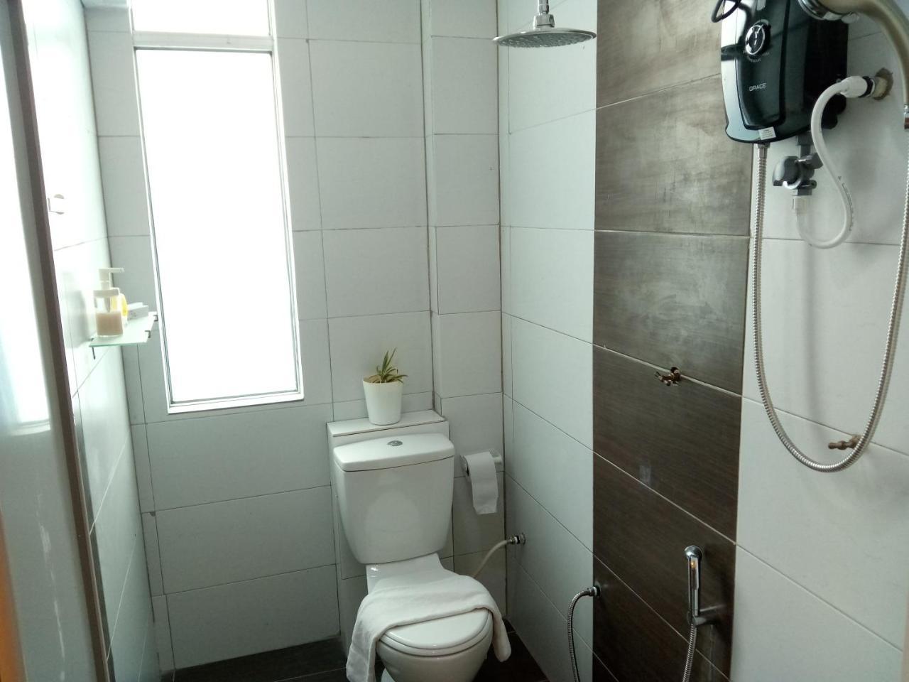 The Serai Cottage Transit Hotel Kampong Gong Badak Ngoại thất bức ảnh